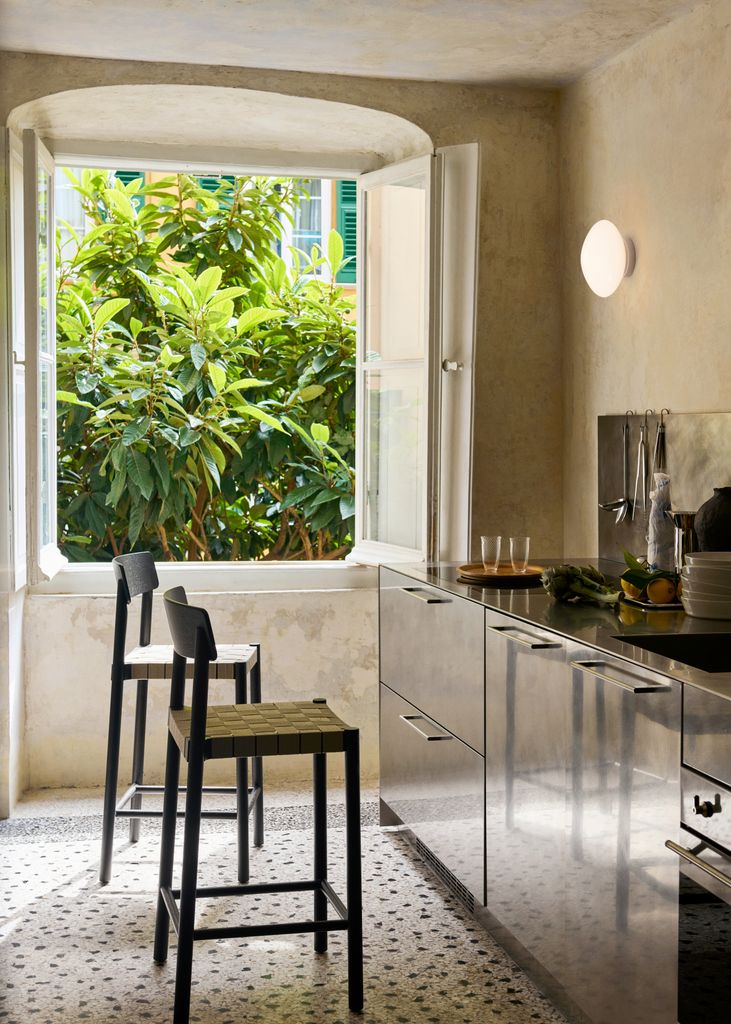 Taburetes con asiento trenzado
