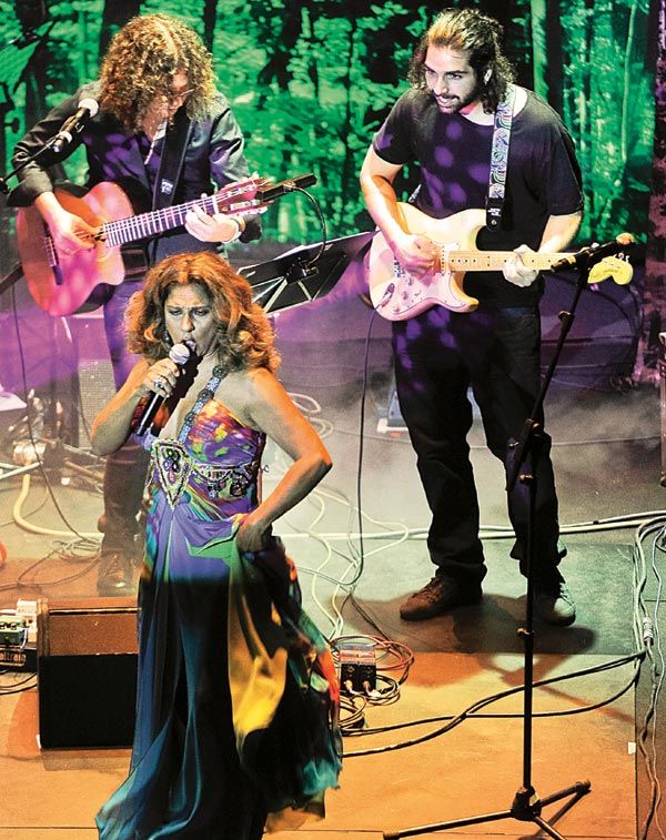 La cantante se subió al escenario con su hijo en uno de sus conciertos en Madrid