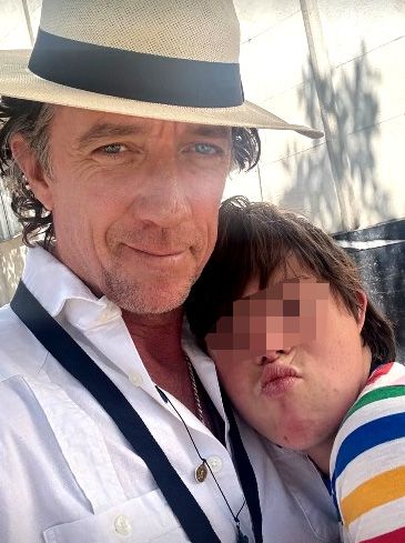 Colate, con su sobrino