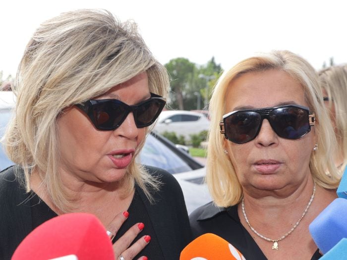 Terelu Campos y Carmen Borrego, dos hermanas unidas en el dolor por la pérdida de su madre
