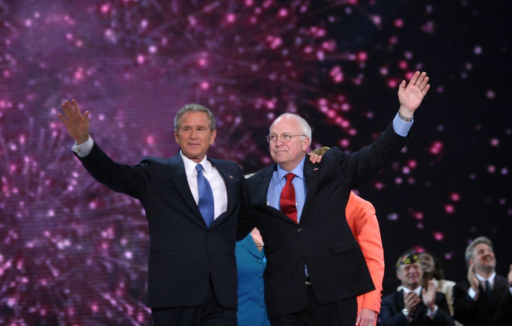 George W. Bush y Dick Cheney en una convención en el Madison Square Garden en 2004