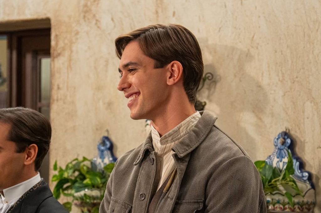 Carlo no es solo un nuevo lacayo, también es el padre del bebé que espera María Fernández, aunque él no lo sepa