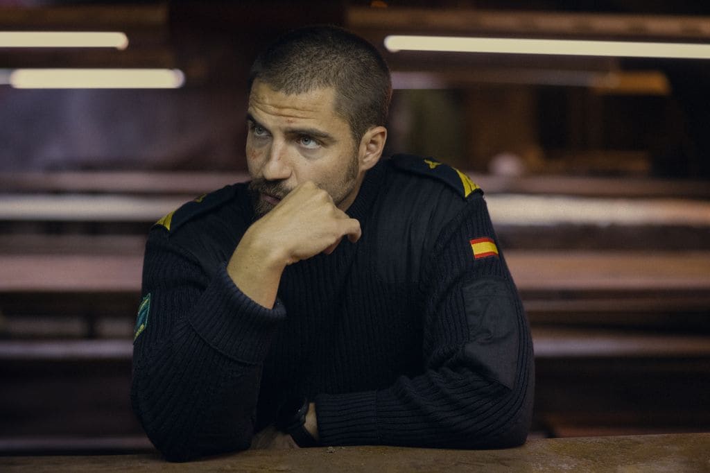 Maxi Iglesias da vida al sargento Martín y protagoniza la mayor parte de las escenas de acción de 'Punto Nemo'