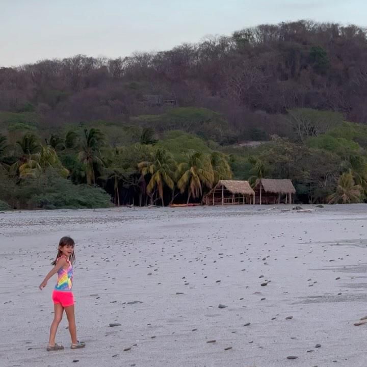 aislinn derbez y kailani