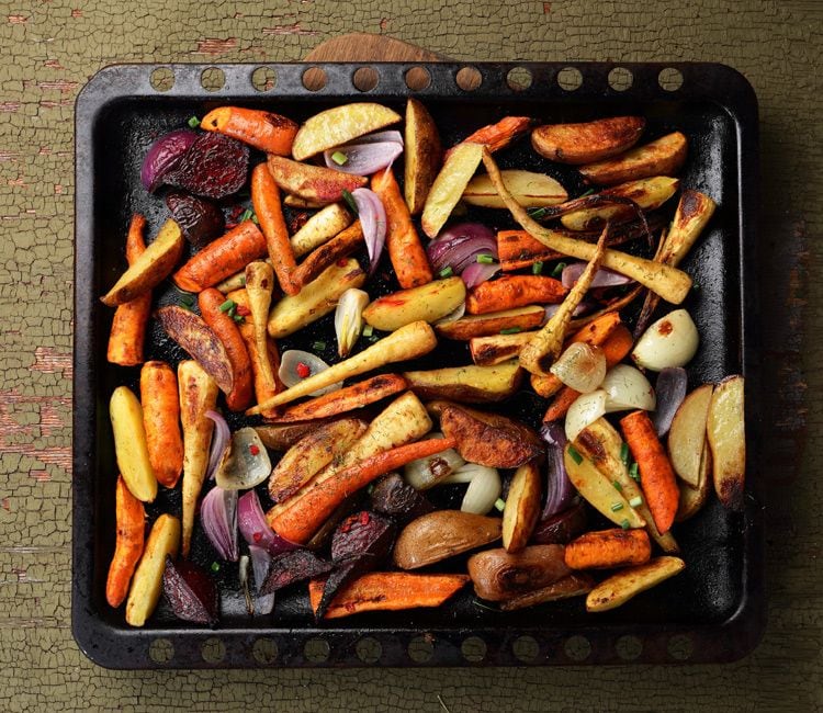Bandeja con varias verduras asadas