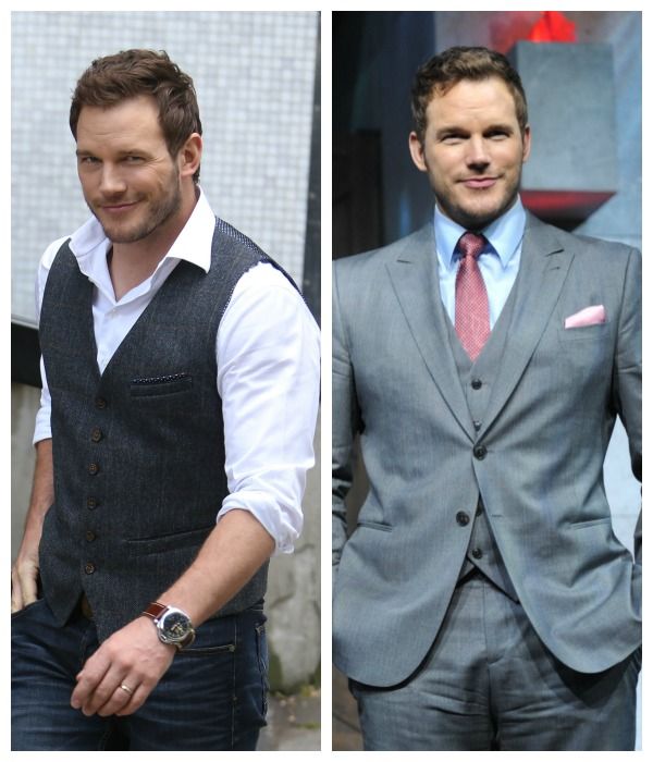 ... y algo más formal, unos días antes en Pekí, con tres piezas en color gris claro, camisa azul y corbata y pocket square en rosa.
