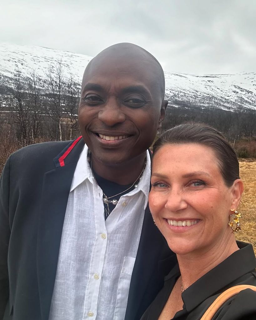 Durek Verrett con Martha Luisa de Noruega.