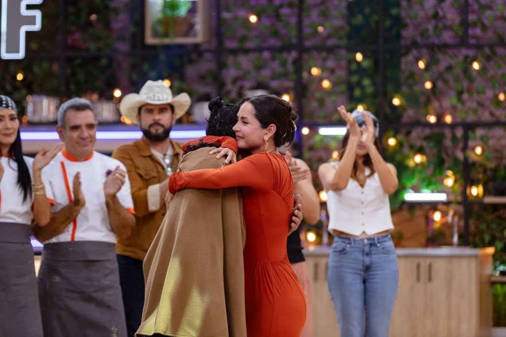Carmen Villalobos lloró con la despedida de Elvis Crespo de Top Chef VIP