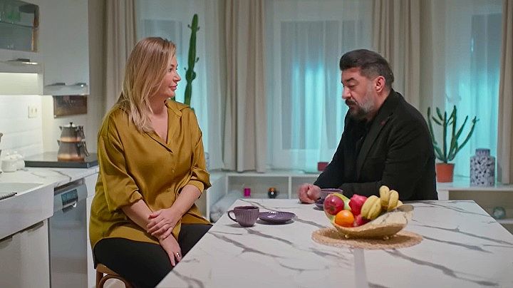 Avance de 'Hermanos': Akif le cuenta a Sevval que se encuentra entre la espada y la pared con Süreyya y Nebahat