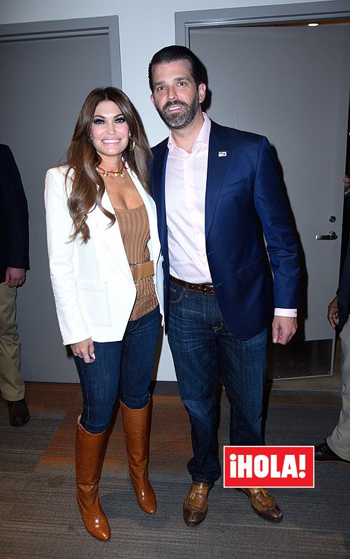 Kimberly Guilfoyle y Donald Trump Jr.