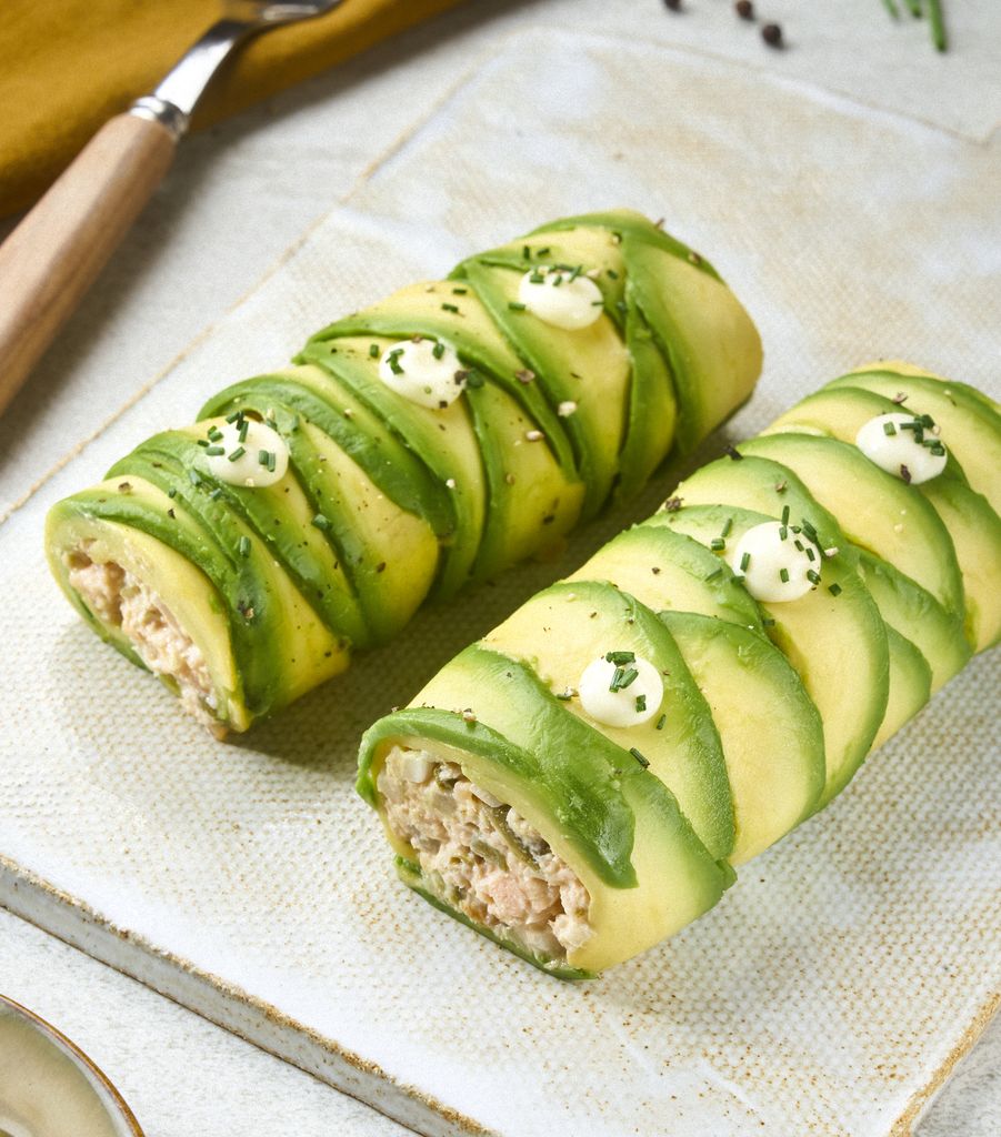 Rollitos de aguacate y salmón