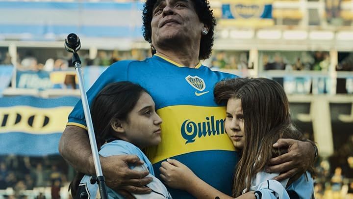 'Maradona, sueño bendito', narra su genialidad en el campo y su vida de escándalos y excesos fuera de él