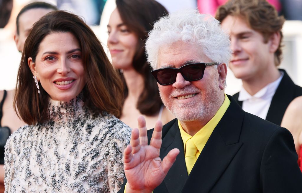 Bárbara Lennie y Pedro Almodóvar en Cannes este martes presentado su última película juntos, 'Amarga Navidad'