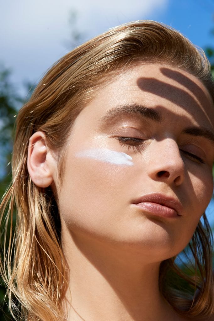 La piel bonita no se construye en un día. Se construye a través de pequeños gestos de cuidado, repetidos con amor a lo largo del tiempo.