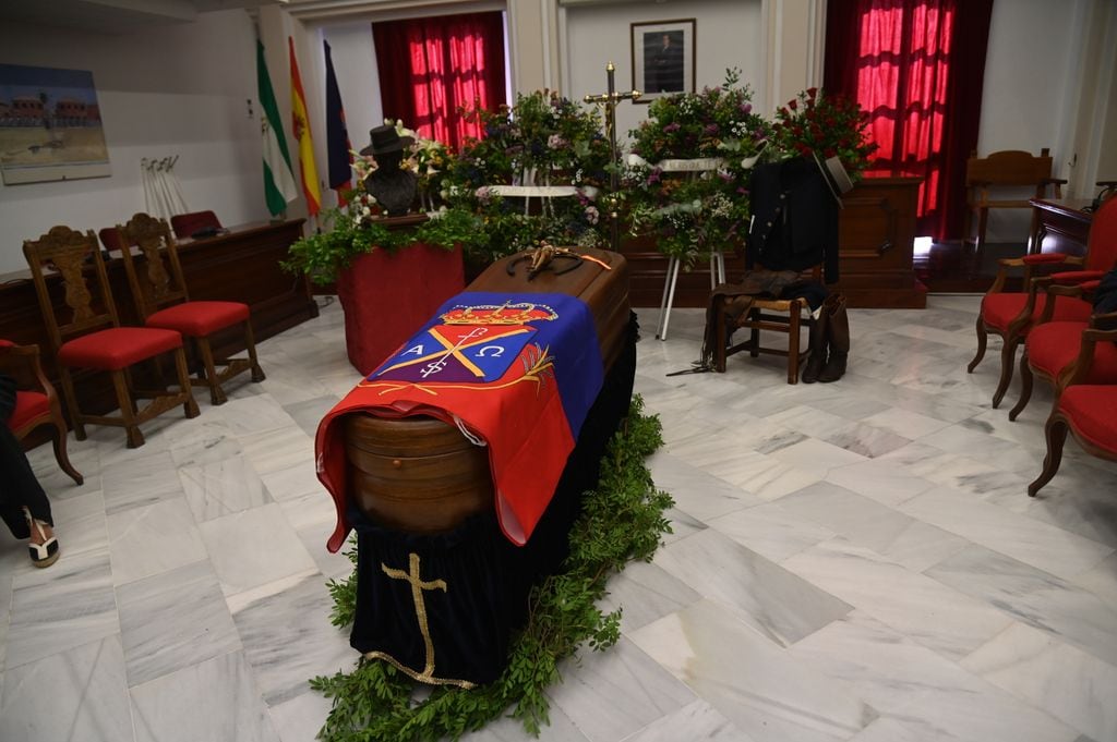 La capilla ardiente de Rafael Peralta