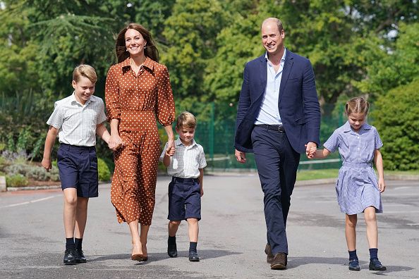 Charlotte y Louis estudian en Lambrook Prep School