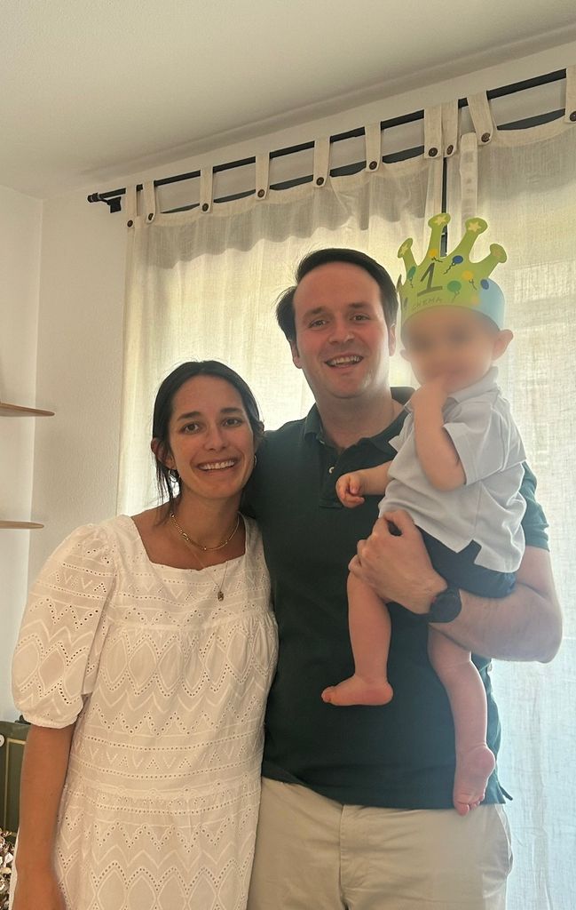 Maite y Jorge con su hijo pequeño al cumplir un año