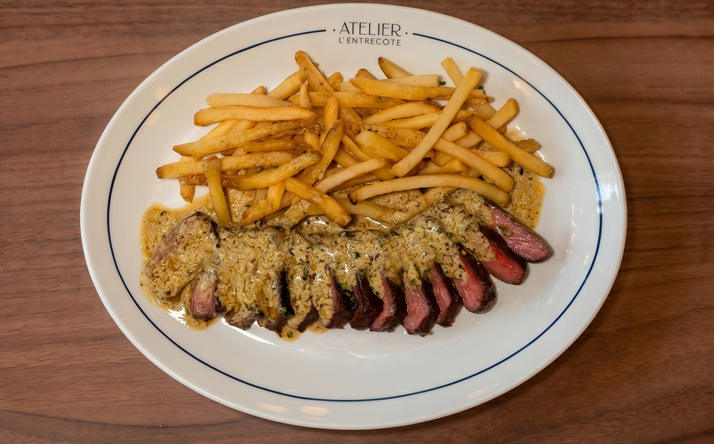 Carne con patatas de Atelier L’Entrecôte