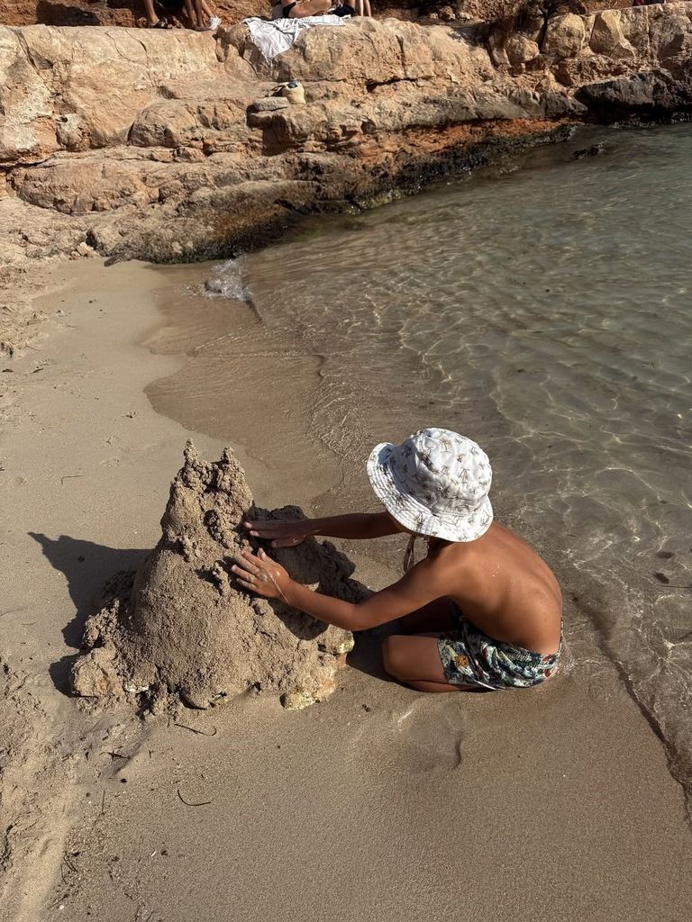 Noah, el mayor de sus hijos tiene 6 años.