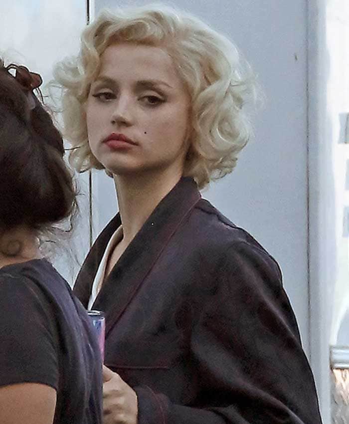 Ana de Armas caracterizada de Marilyn Monroe