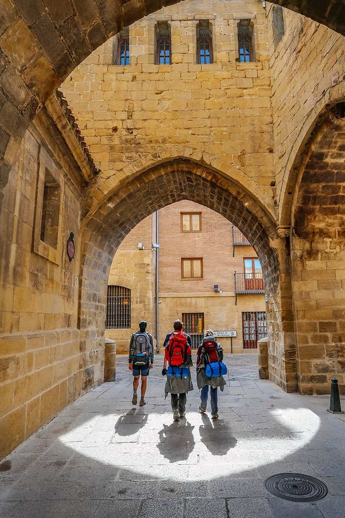 santo-domingo-de-la-calzada-calles-peregrinos