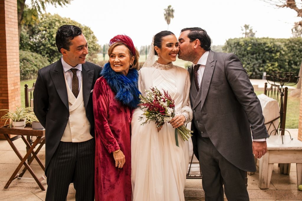 Look de novia con retales de su madre y abuela Pol Núñez