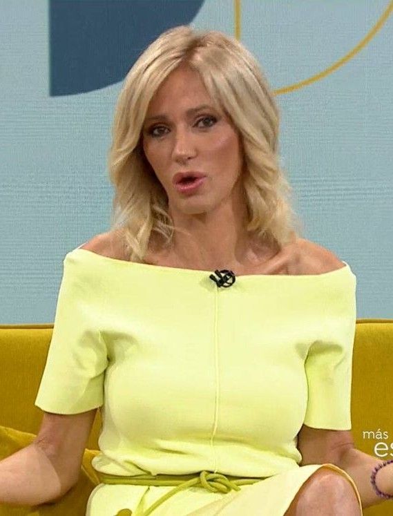 Susanna Griso en 'Espejo Público' con vestido amarillo, 2024