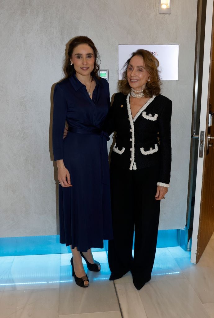 Paloma Segrelles madre e hija durante la celebración del 50 aniversario del Club Siglo XXI