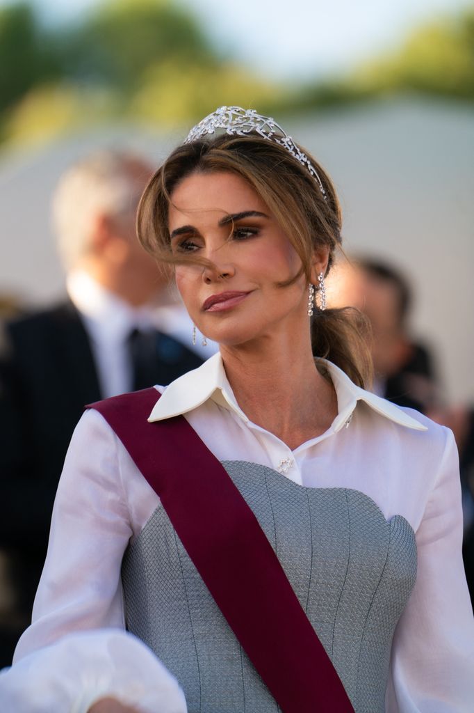 El 9 de junio de 2024, Rania de Jordania recuperó la tiara con inscripción árabe, de Fred, para participar en el 25º aniversario de la subida al trono de Abdalá II.
