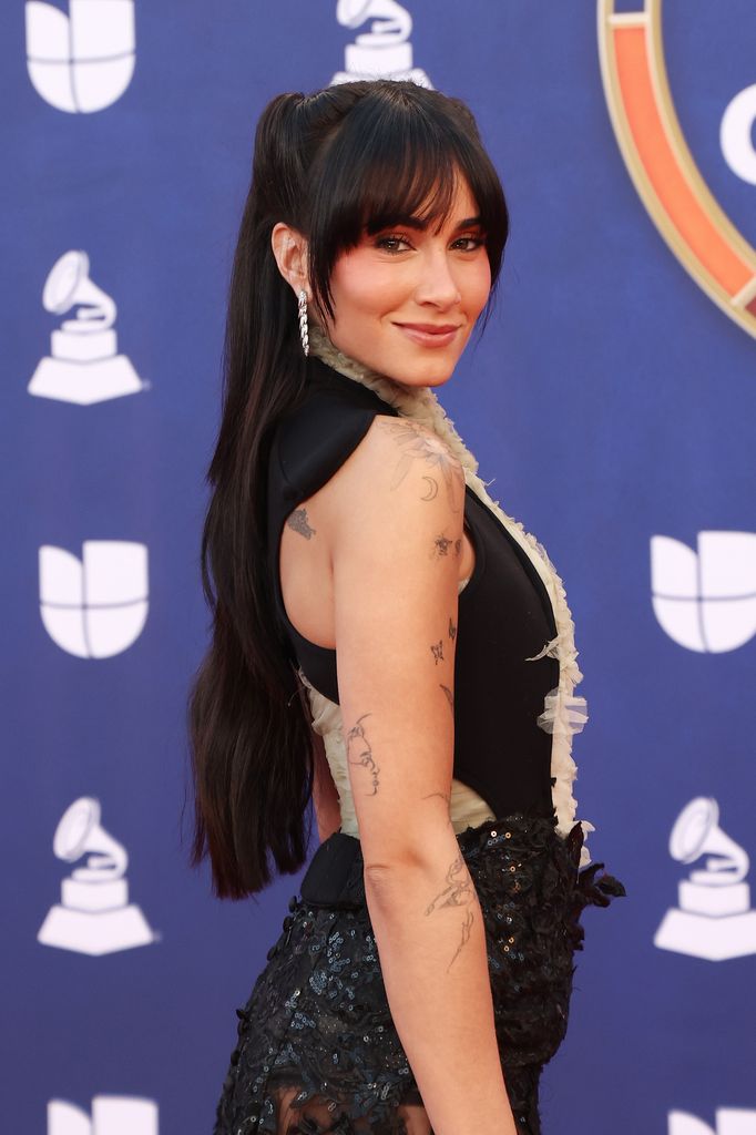 Aitana presume su melena en los Latin Grammys.
