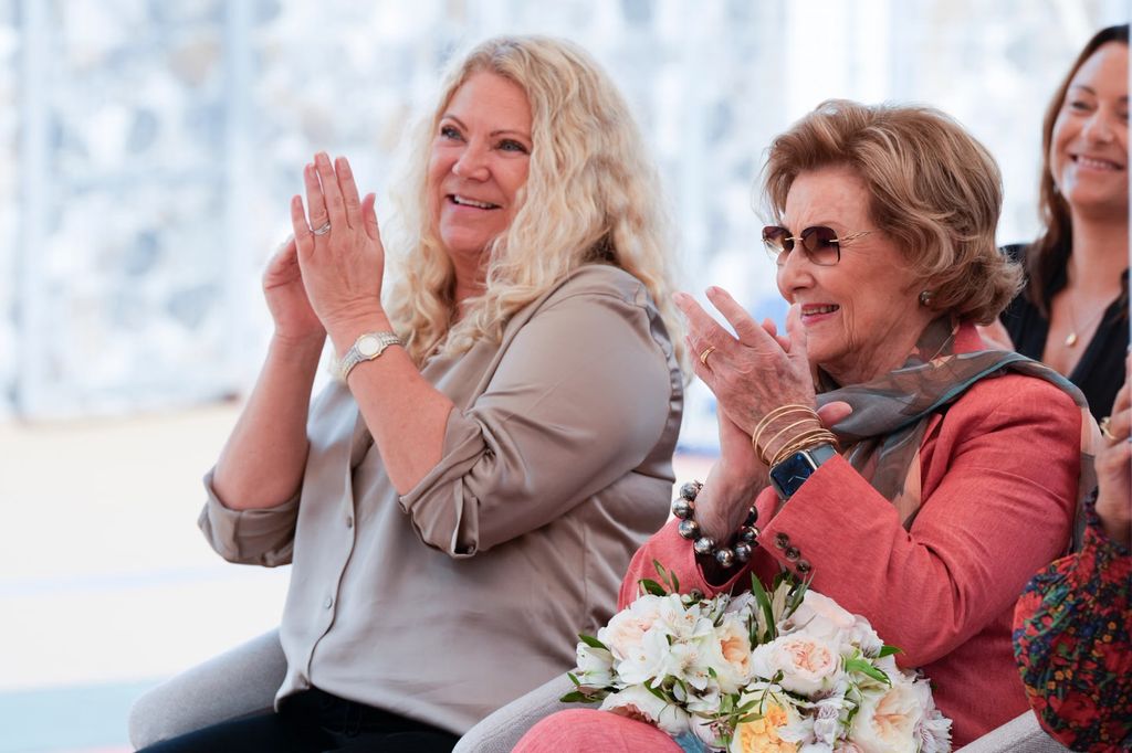 La reina Sonia durante su visita al colegio noruego en Málaga
