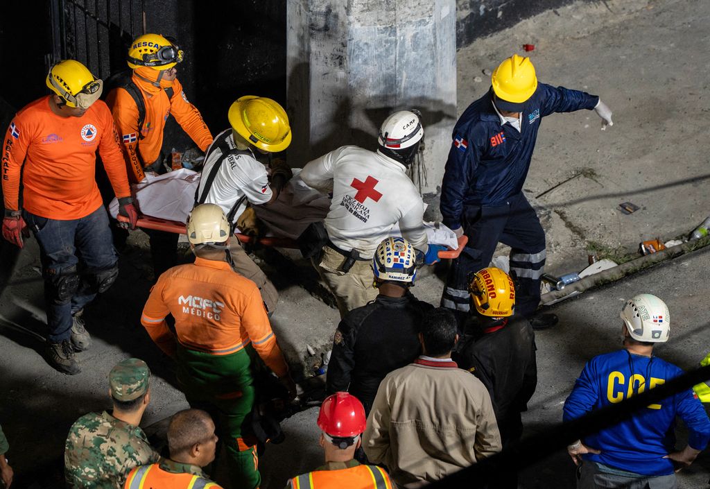  República Dominicana Llora la Muerte de 98 Personas tras el Derrumbe de una de sus Discotecas Más Emblemáticas