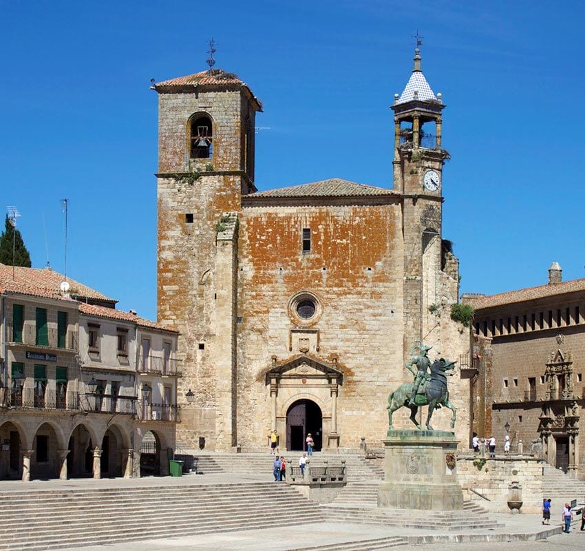 Iglesia de San Martín en la plaza Mayor de Trujillo