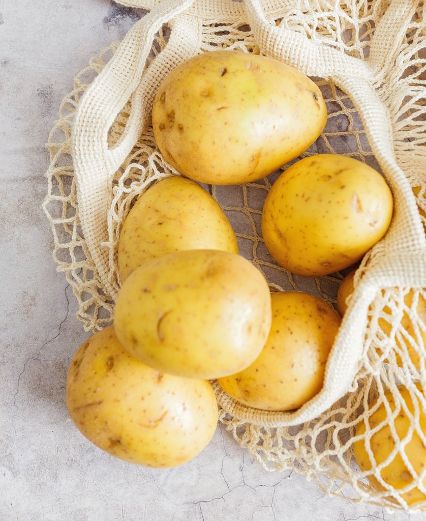 La patata, imprescindible en la despensa de miles de hogares.