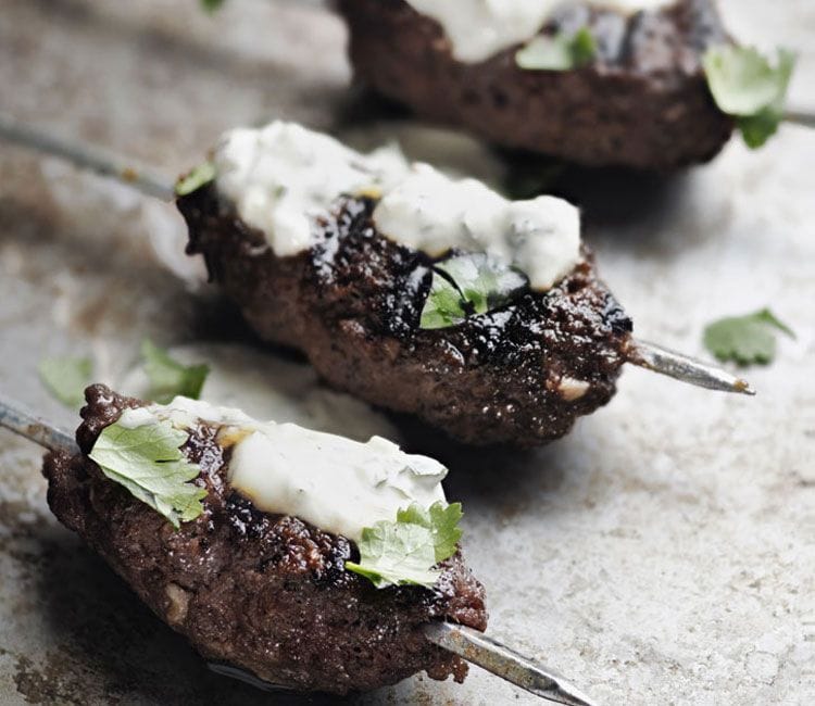 'Kofta' de cordero con salsa de yogur