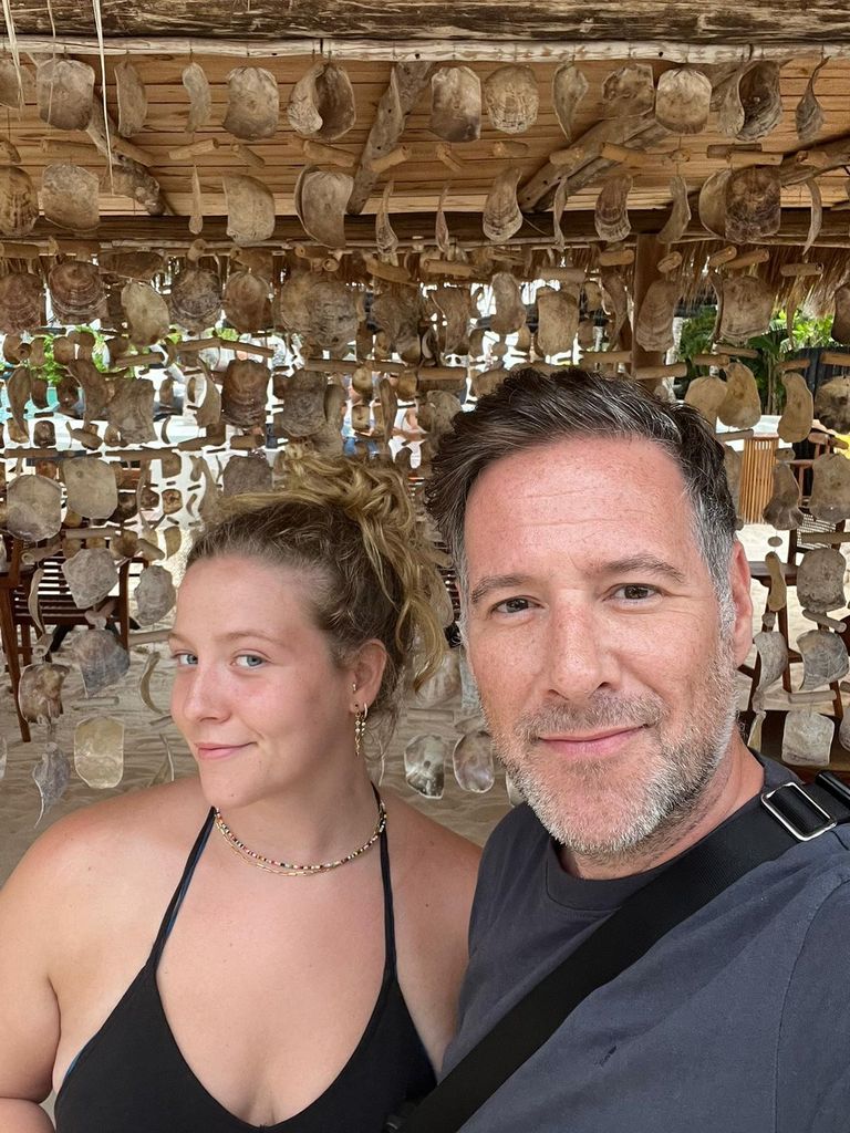 Padre e hija en su aventura africana