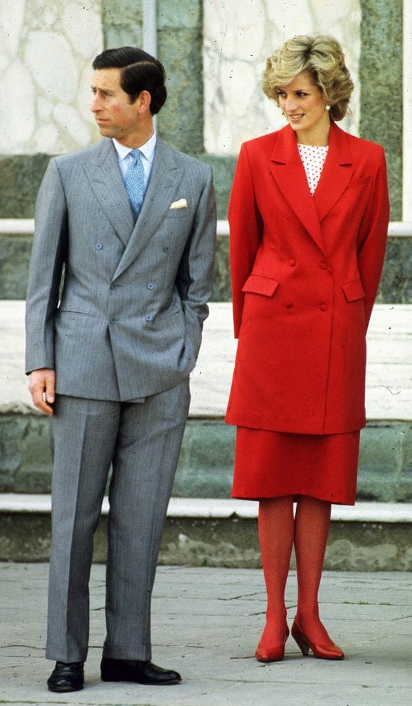 Por qué las 'royals' y políticas ya visten trajes