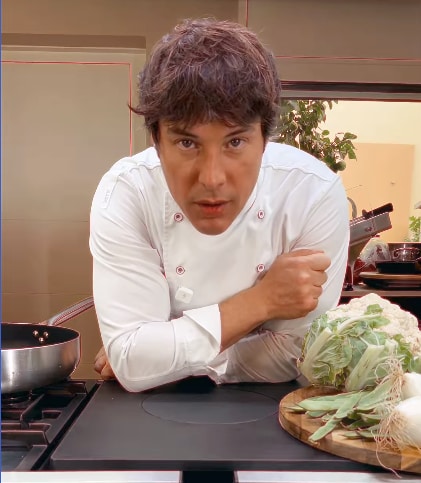 Jordi Cruz nos ofrece en sus redes interesantísimas recetas y útiles consejos para cocinar.