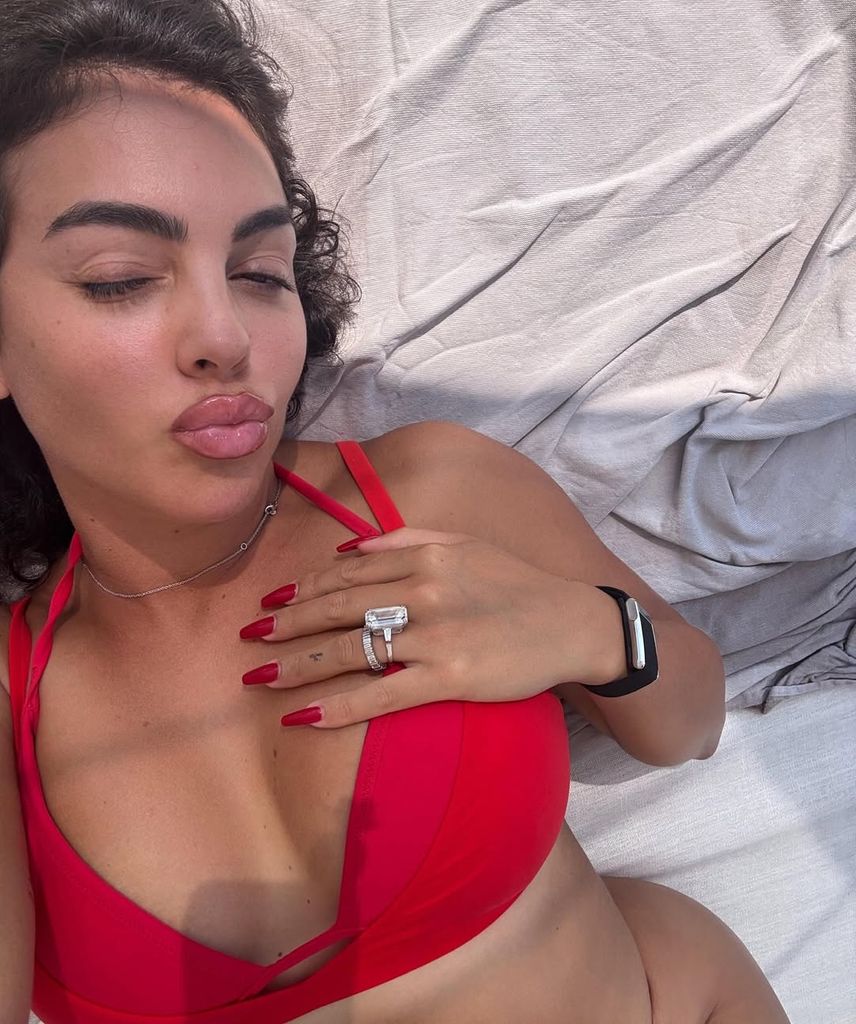 'Gio' lució tremendos bikinazos, además de sus espectaculares diamantes. 