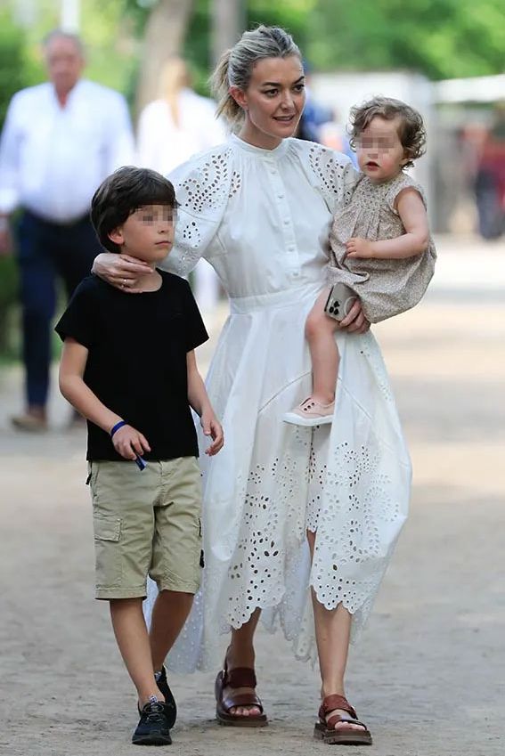 marta ortega con sus hijos