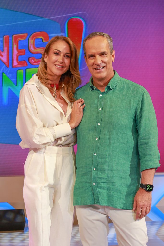 Santi Acosta y Beatriz Archidona presentando el nuevo programa del verano, 'De Lunes a Viernes'