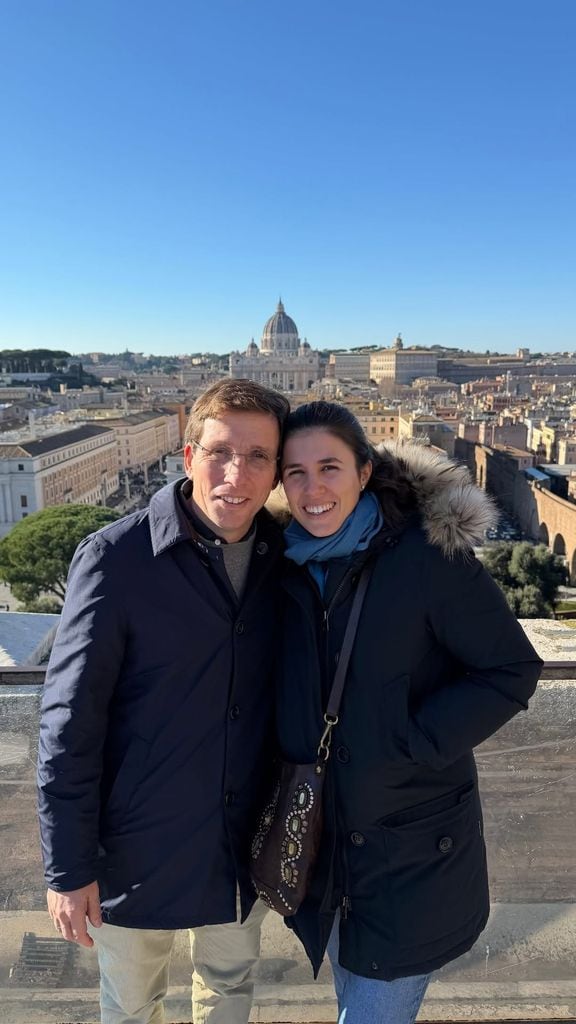 José Luis Martínez-Almeida y Teresa Urquijo de viaje en Roma, donde les recibirá el Papa