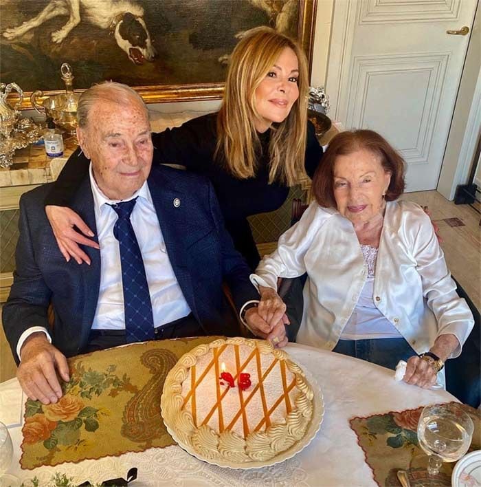 Ana Obregón con sus padres