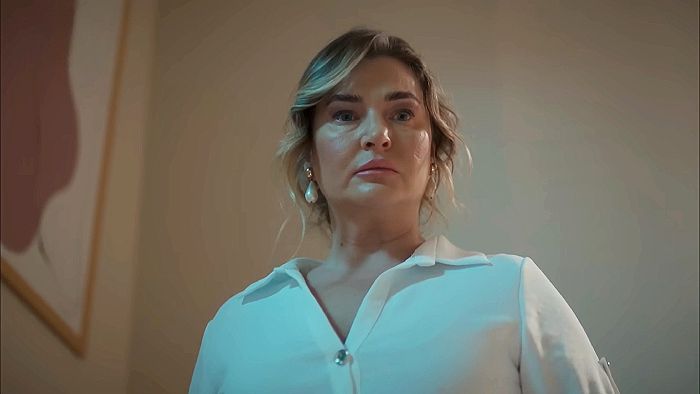 'Hermanos': Sevval se queda consternada al escuchar a Ahmet decir que tiene una relación con Suzan