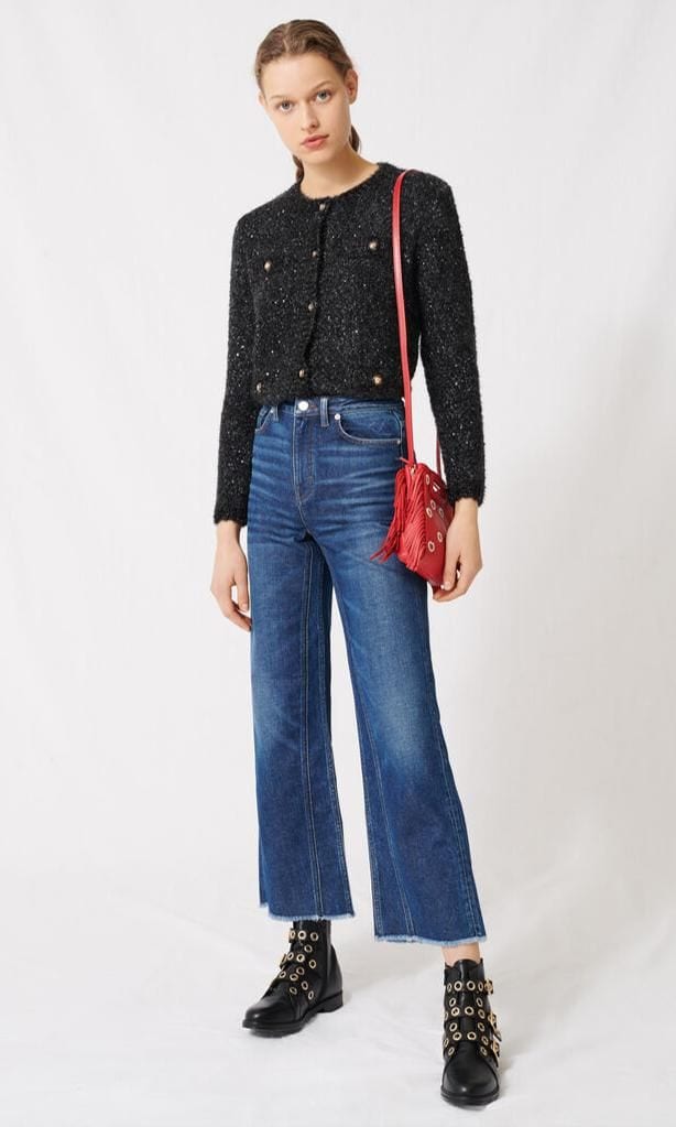 modelo con jeans hasta los tobillos de maje