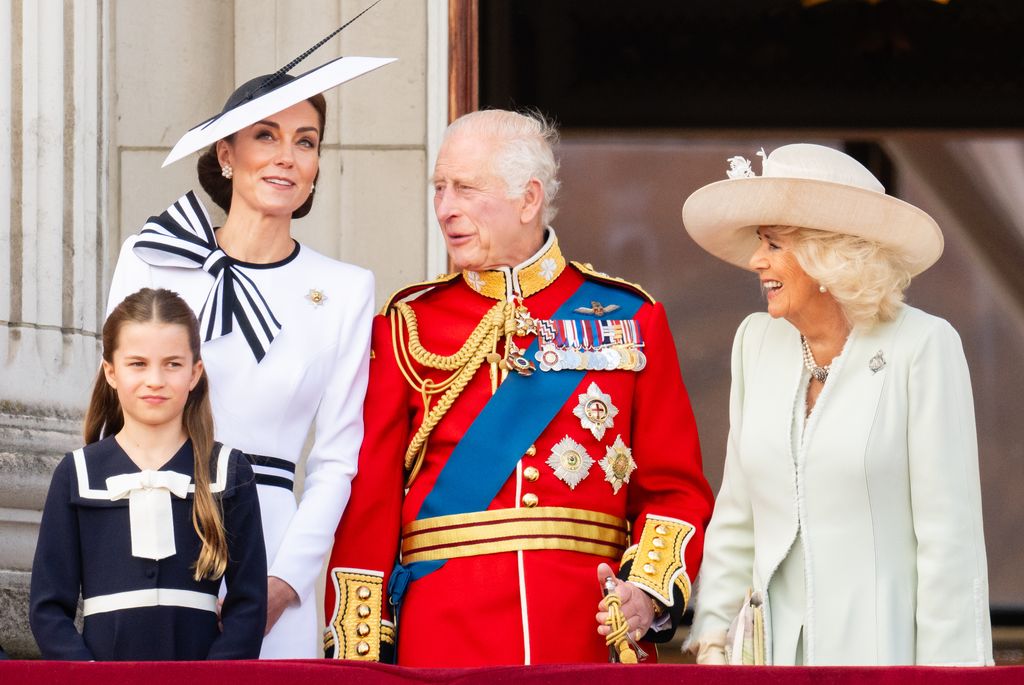 El rey Carlos III junto a la princesa Charlotte