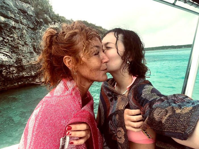 Natalia, muy cariñosa con su madre