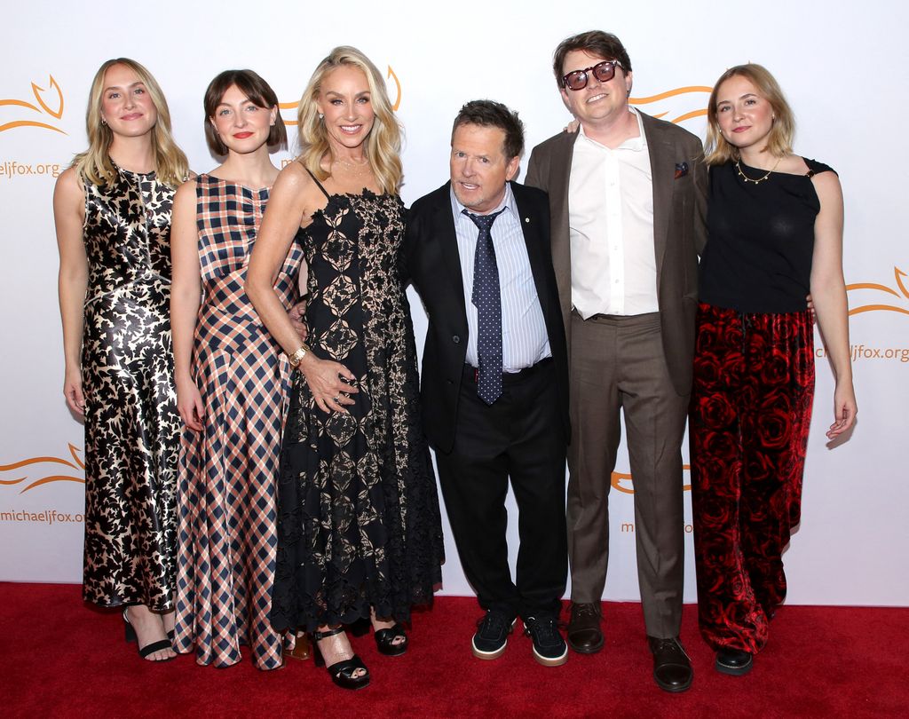 Michael J. Fox, su mujer y los cuatro hijos de la pareja