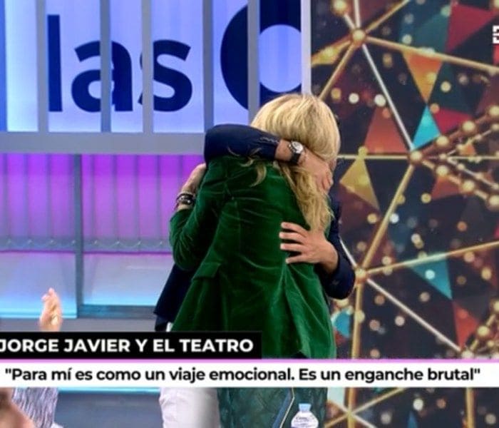 Jorge Javier y Rosa se abrazan en 'Ya son las ocho'