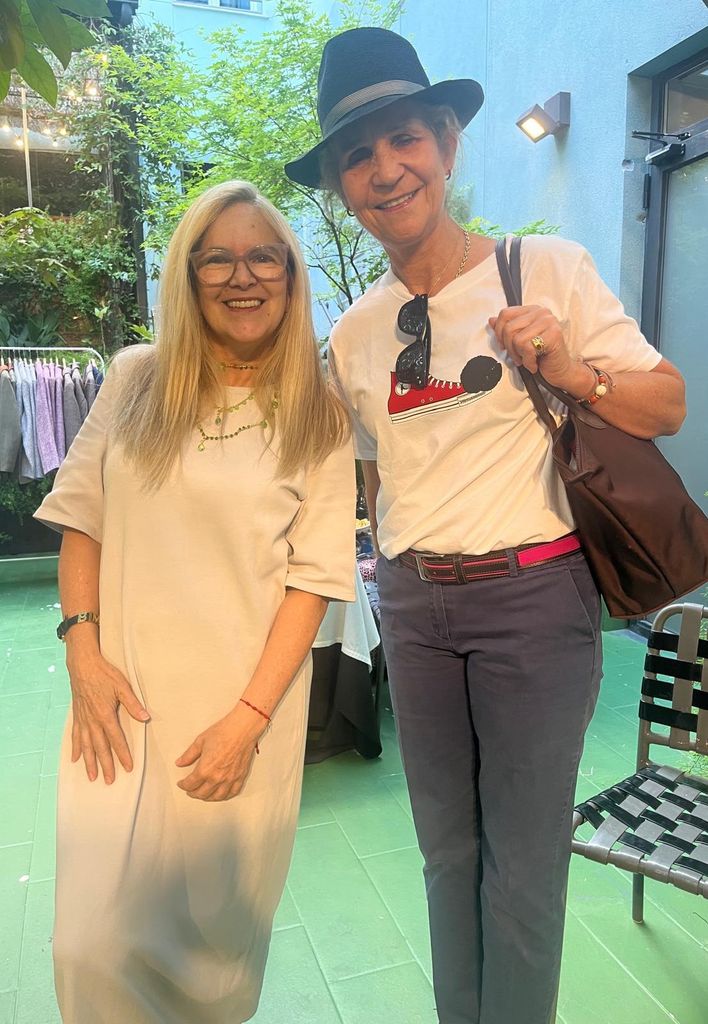 La visita de la Infanta Elena al market 'Mano & Corazón'